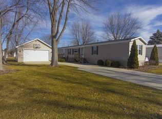 48 Countryside Est, Sandwich, IL 60548