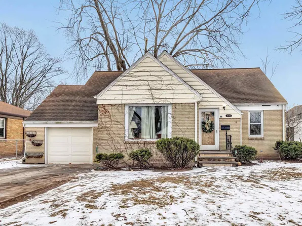 1023 Redwood Dr, Green Bay, WI 54304