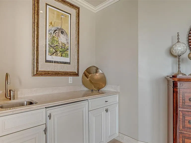 464 Golden Gate Point #702 — Photo 21