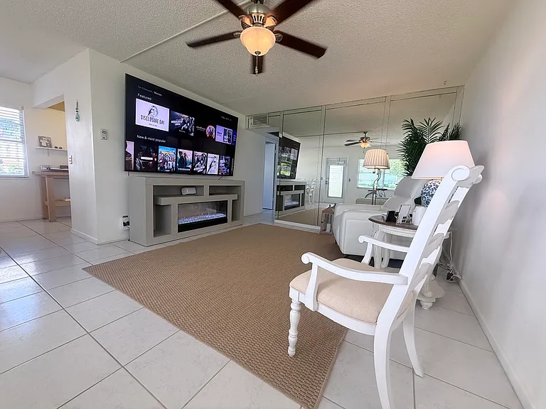 52 Mansfield Dr #B — Photo 6