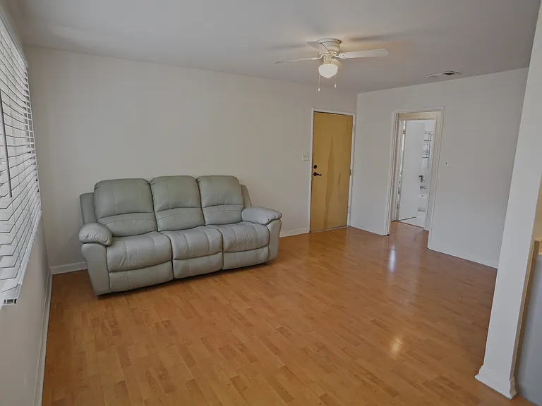 538 W Harvard St #B — Photo 5