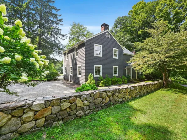 11 Gallows Hill Rd Extension, Redding, CT 06896