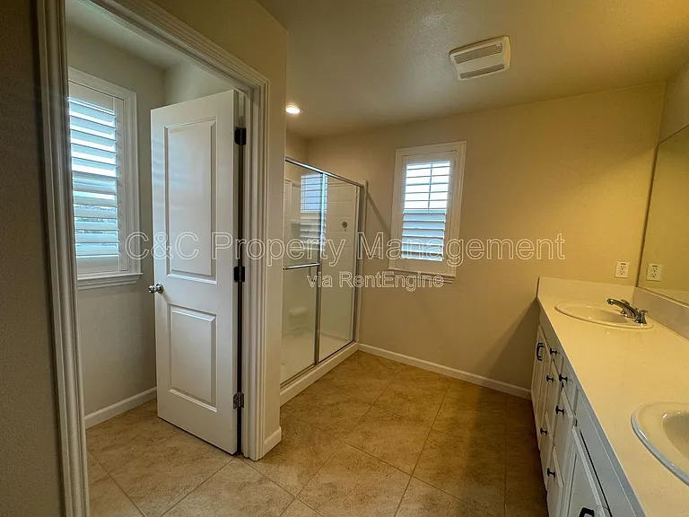 14826 Kit Carson Dr — Photo 17
