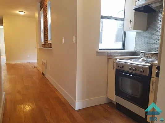 Rented by EXR | media 9