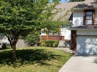 9114 W 102nd St, Overland Park, KS 66212