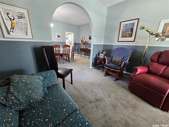 4th image of 36 21st STREET E