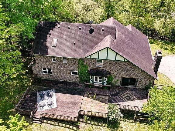 3rd image of 5966 Shallow Creek Dr