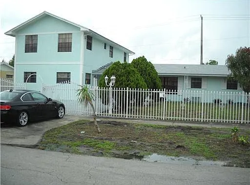 3941 NW 207th Dr #ROOMS TO RENT