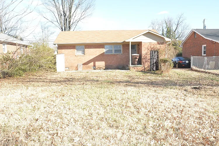 1410 Ardmore Dr — Photo 8