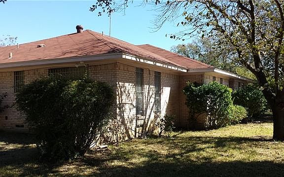 3rd image of 2005 E Illinois Ave