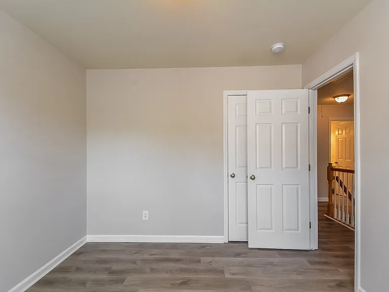 118 Ashton Ct — Photo 15