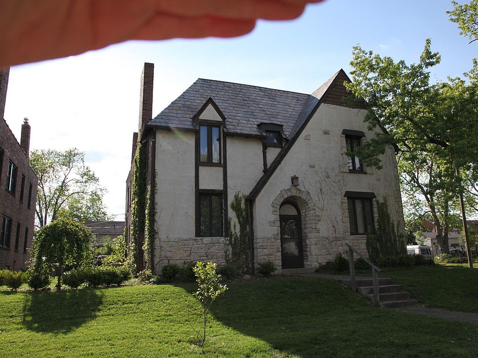 Charming Tudor style!