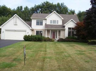 11 Silverknoll Dr, Rochester, NY 14624