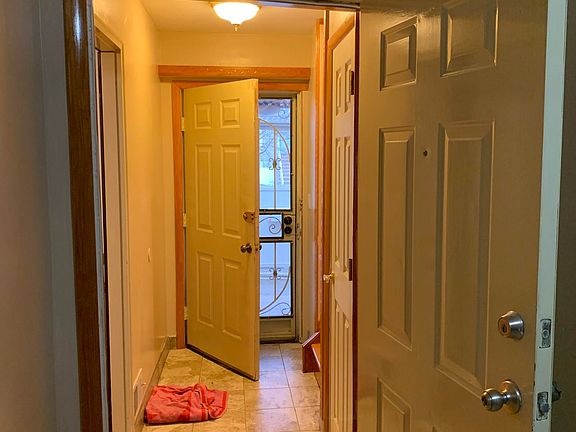 4th image of 1058 Olympia Blvd
