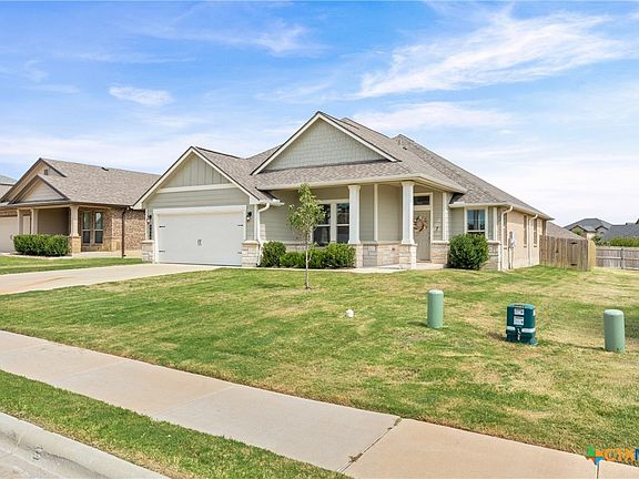 3rd image of 8618 Stonehollow Dr