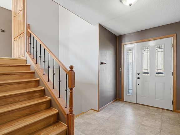 4th image of 332 Fleur Dr