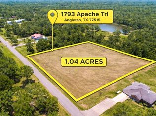 1793 Apache Trl, Angleton, TX 77515