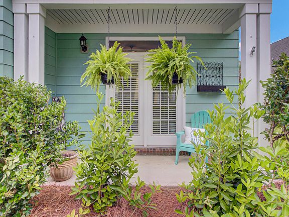 3rd image of 215 Pimpernel St