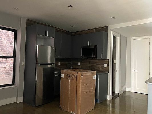 4th image of 411 E 114th St APT 17R