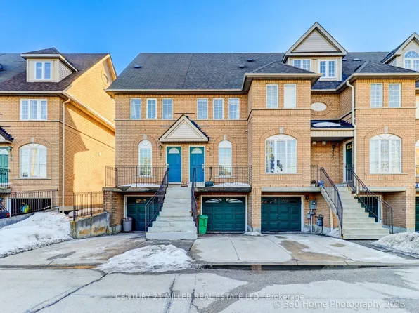 75 Strathaven Dr E #27, Mississauga, ON L5R 3W1