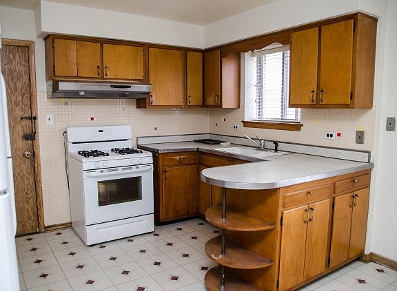 3rd image of 5651 N Hermitage Ave APT 1S