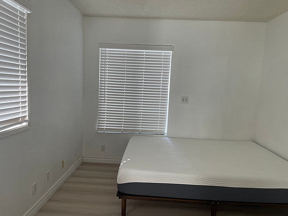 2nd image of 31863 Seaview St