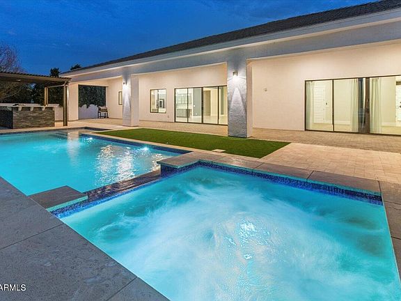 5th image of 904 E VALENCIA Drive