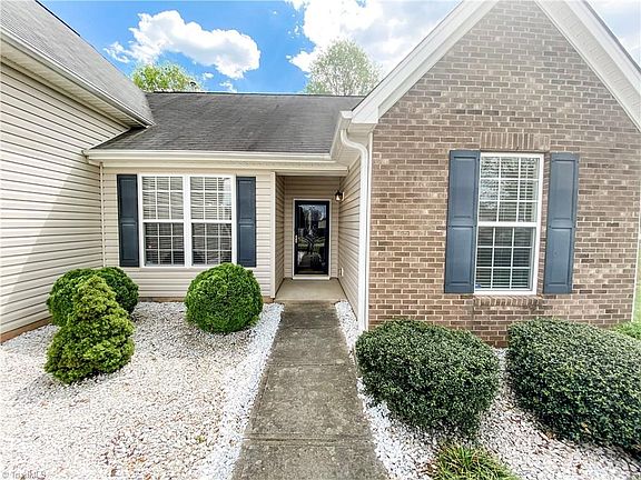 2nd image of 1102 Castle Pines Dr