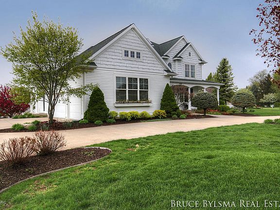 3rd image of 1467 Lakeside Dr