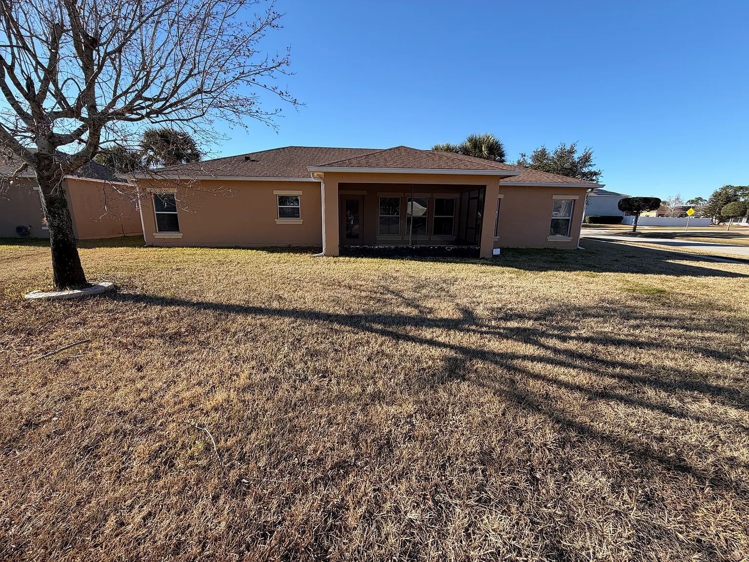 3 bed, 1895 sqft, $2,095 — Photo 2
