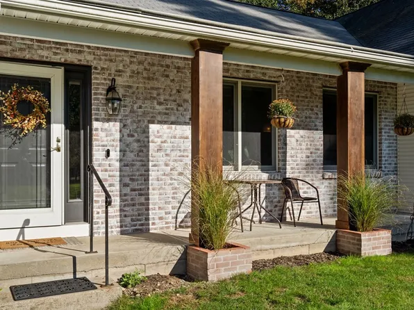 18 1/2 Snow Rd, Grafton, MA 01536