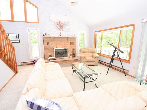 2nd image of 224 Saunders Dr