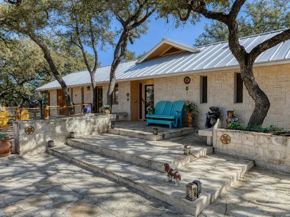 93 Saddle Mountain Rd, Leakey, TX 78873