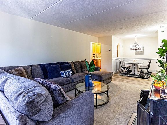 5th image of 399 N Broadway APT 3A