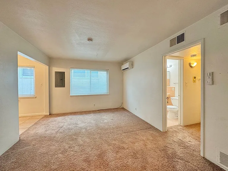 1818 N Street — Photo 4