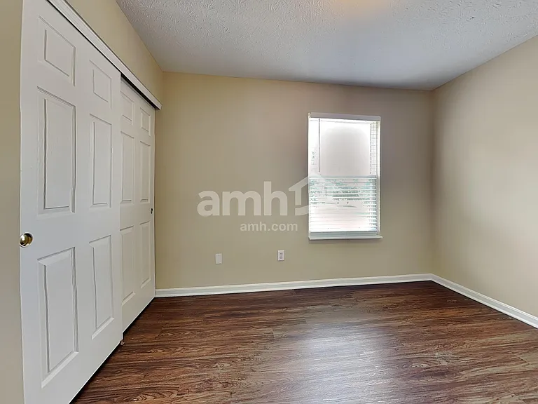 700 Thornton Dr — Photo 15