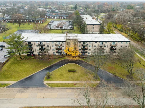 2315 E Olive St APT 2B, Arlington Heights, IL 60004