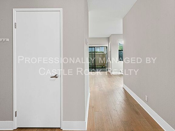 3rd image of 227 Shoreline Ct