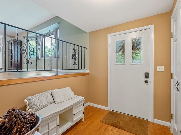 4th image of 211 Donlin Dr