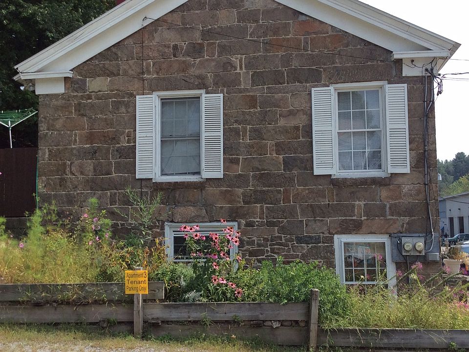 2nd image of 3728 Main St