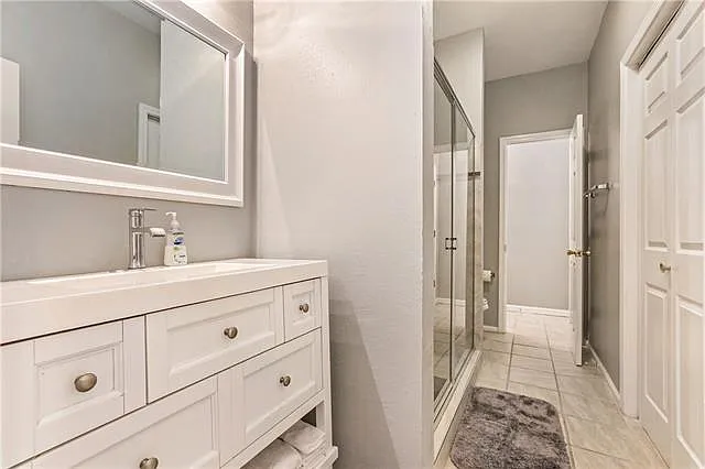 1512 N Robertson St — Photo 9