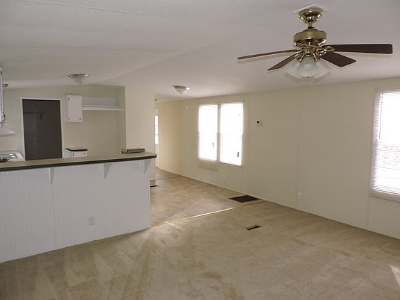 3rd image of 110 Fernwood Dr