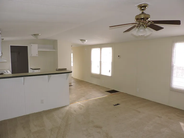110 Fernwood Dr — Photo 3