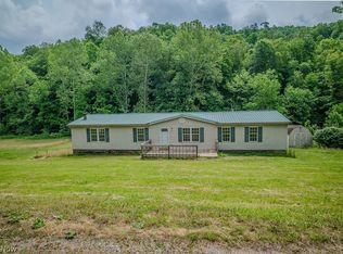 967 Buck Run Rd, Mineral Wells, WV 26150