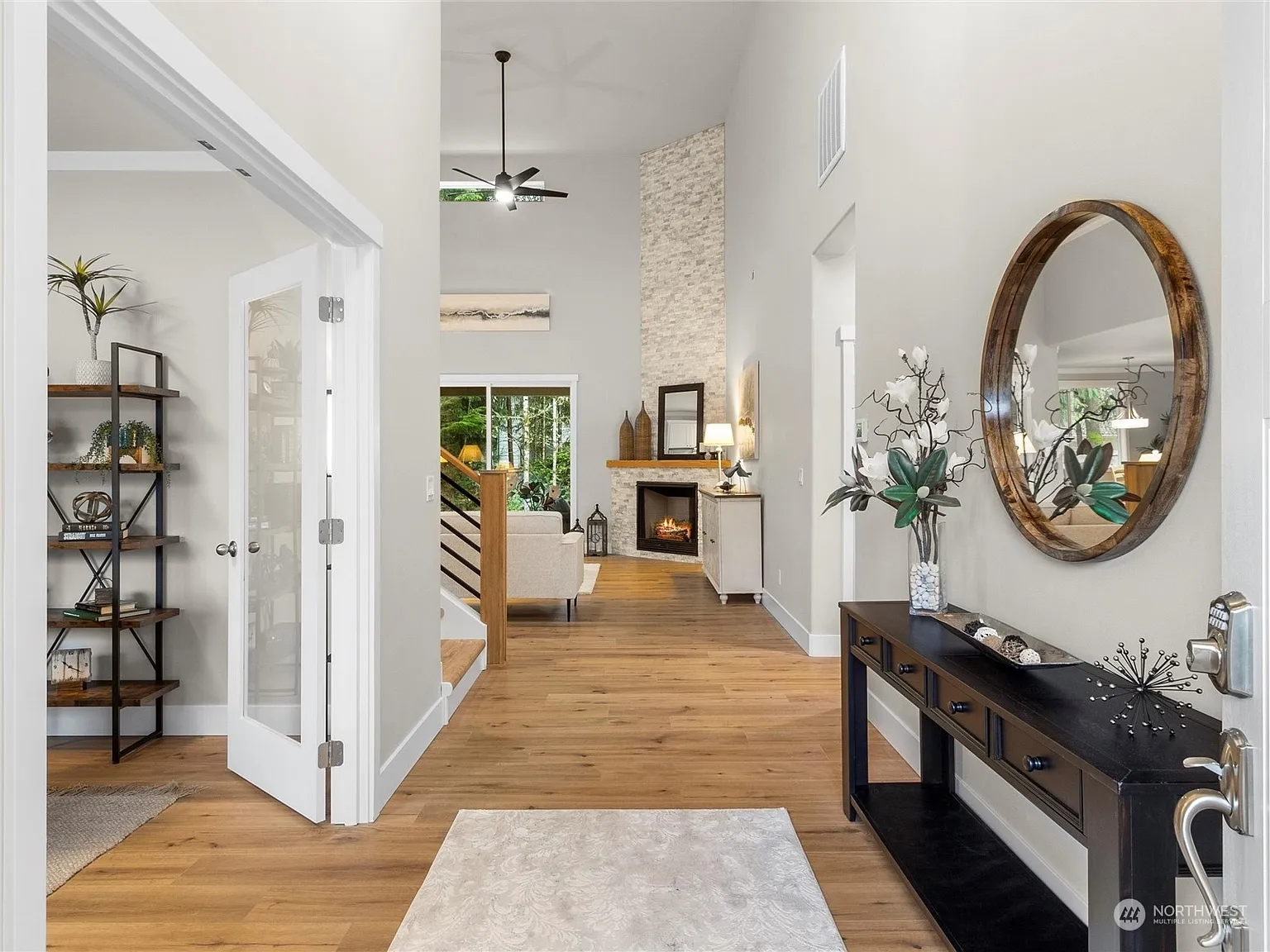 3 bed, 2.5 bath, 2816 sqft, $5,250 — Photo 2