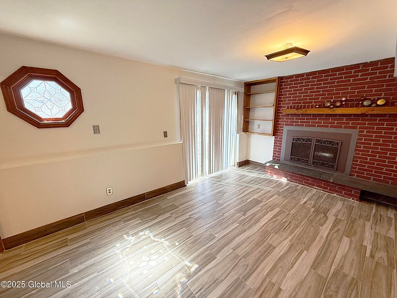 4th image of 5 Lynn Drive