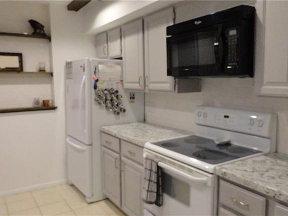 4th image of 1245 Yellowstone Ave