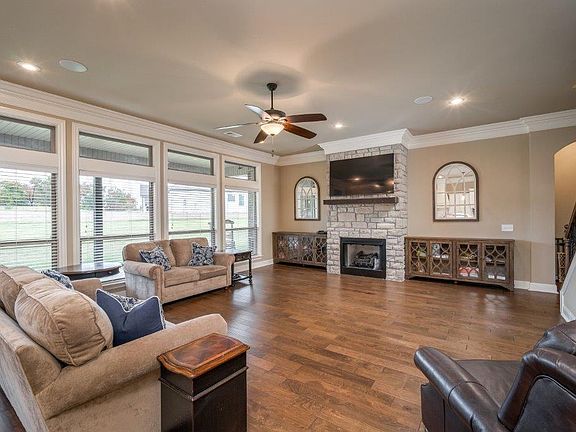 5th image of 1301 Birkshire Ct
