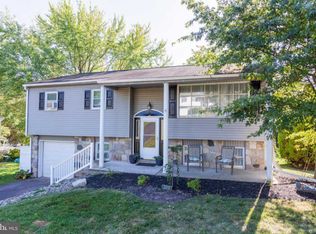 1534 Oakdale Dr, Pottstown, PA 19464