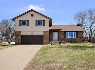 3545 W Harbor Dr, Bettendorf, IA 52722